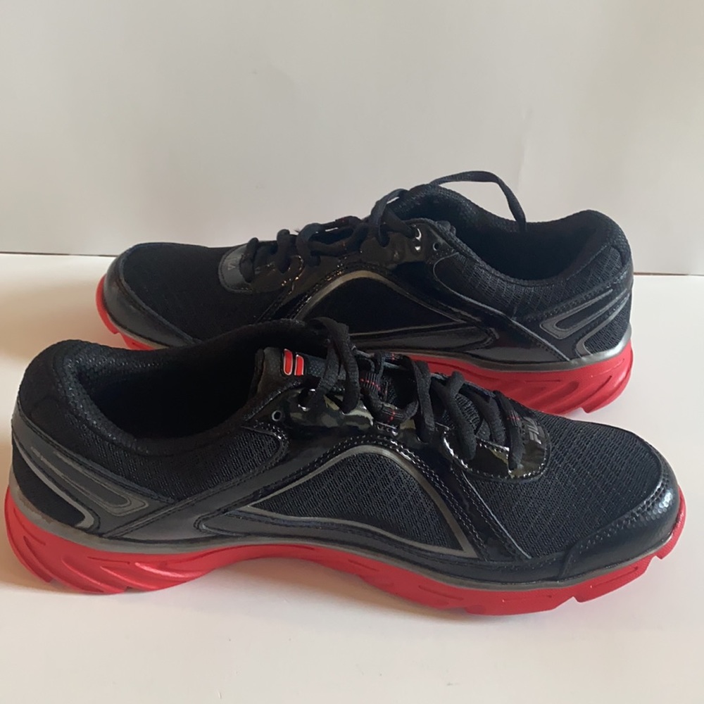 ✨BRAND NEW✨ FILA PROMPT SNEAKERS MEN'S (BLACK AND RED) - Picture 7 of 13